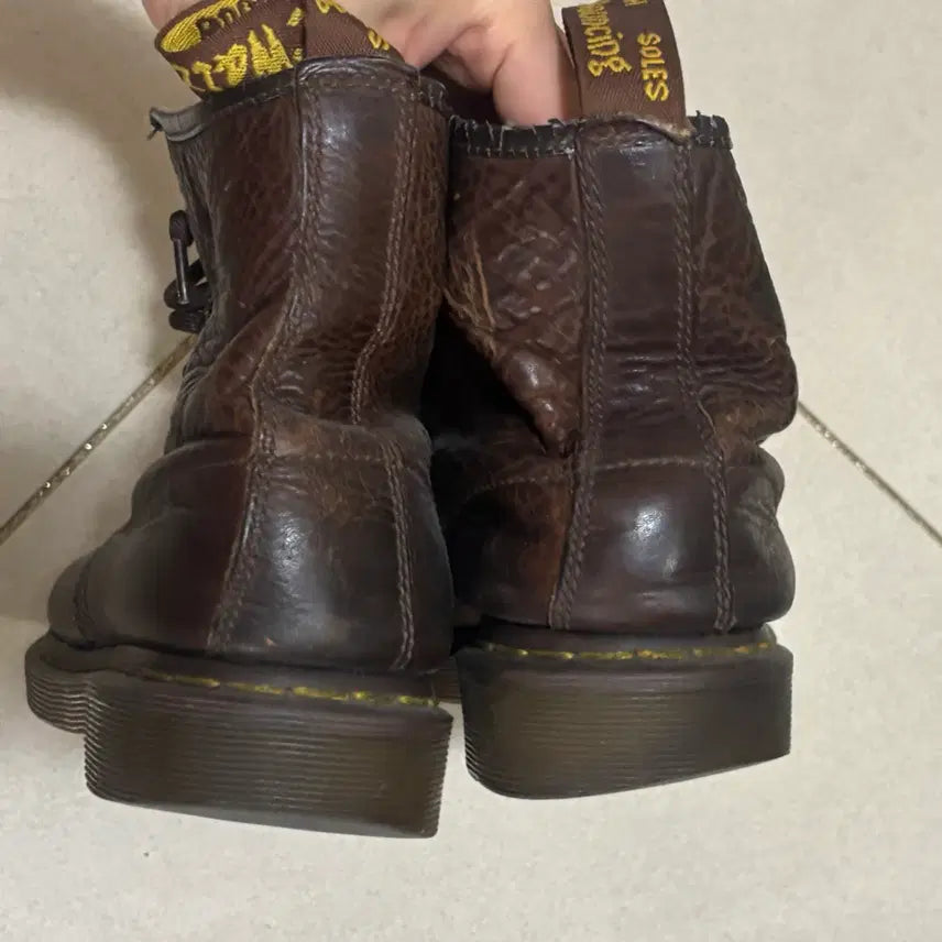 [BUNJANG] Dr. Martens 1460 8-Hole Brown Boots / [260] 닥터마틴 1460 8훌 브라운 워커 부츠