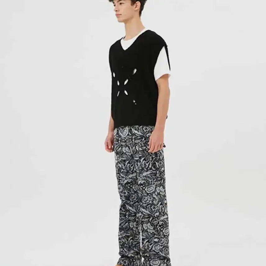 [SOLD OUT] 문선 ESSENTIAL_UNISEX 니트 베스트 블랙