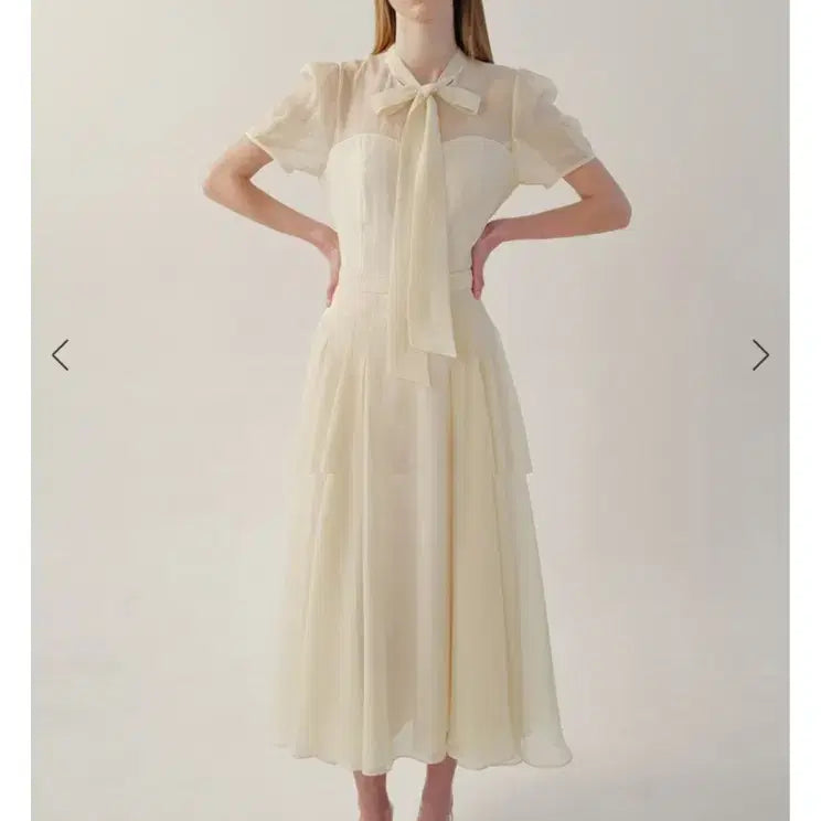 [BUNJANG] Bride And You Two-Piece Set Size 2 Ivory / BAU 브라이드앤유 투피스 2사이즈