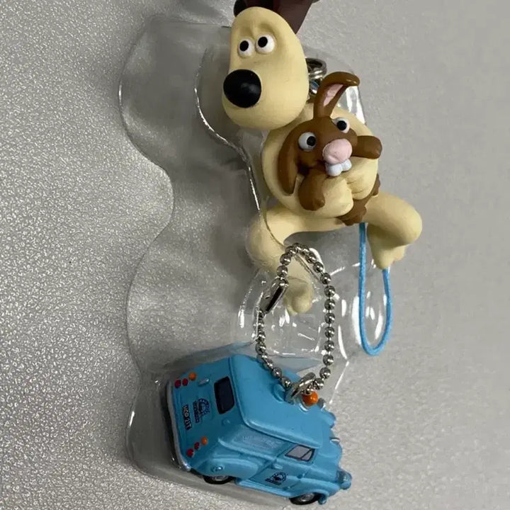 [BUNJANG] Wallace and Gromit Rabbit Run Keyring / 월레스와그로밋 토끼안고튀어 키링