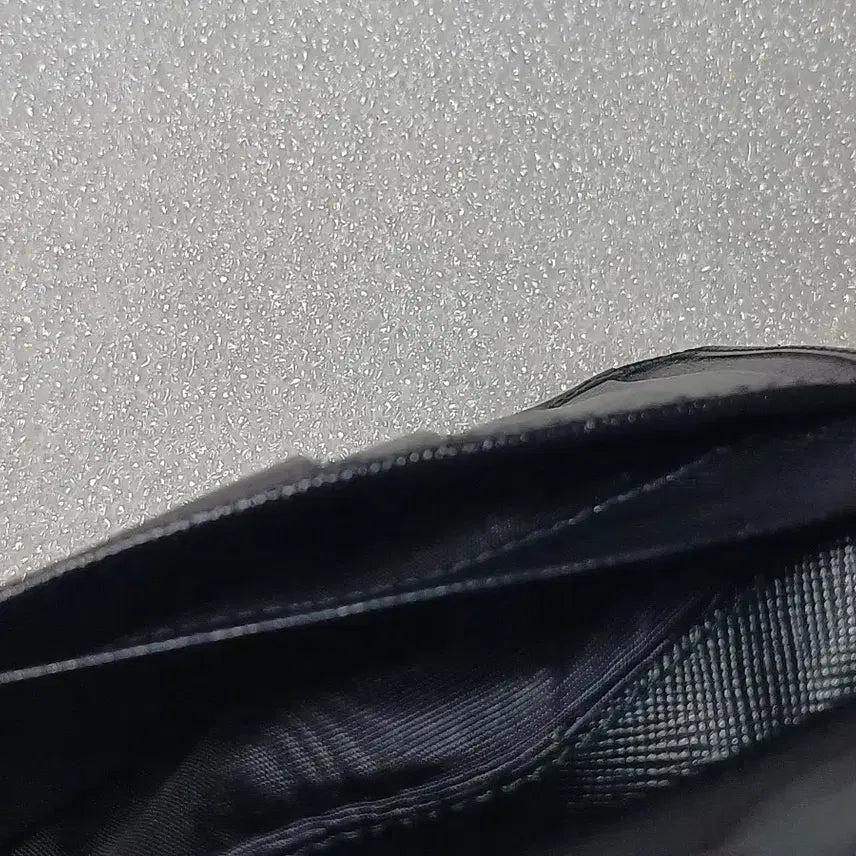 [SOLD OUT] (정품 구매이력 포함) 프라다 사피아노 블랙 반지갑