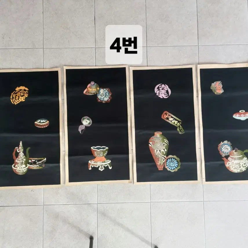 [BUNJANG] Antique Embroidered Screen - Decorative Item / 근대사  수병풍. 손자수 - 소품용. 만물당. 장식용