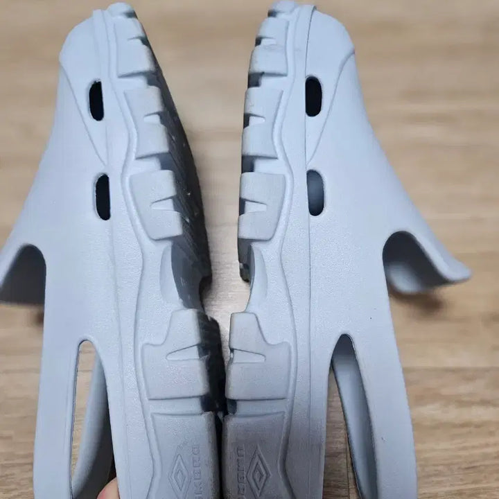 [BUNJANG] Umbro Toffee Slides (280) / 엄브로 토피 슬라이드 280