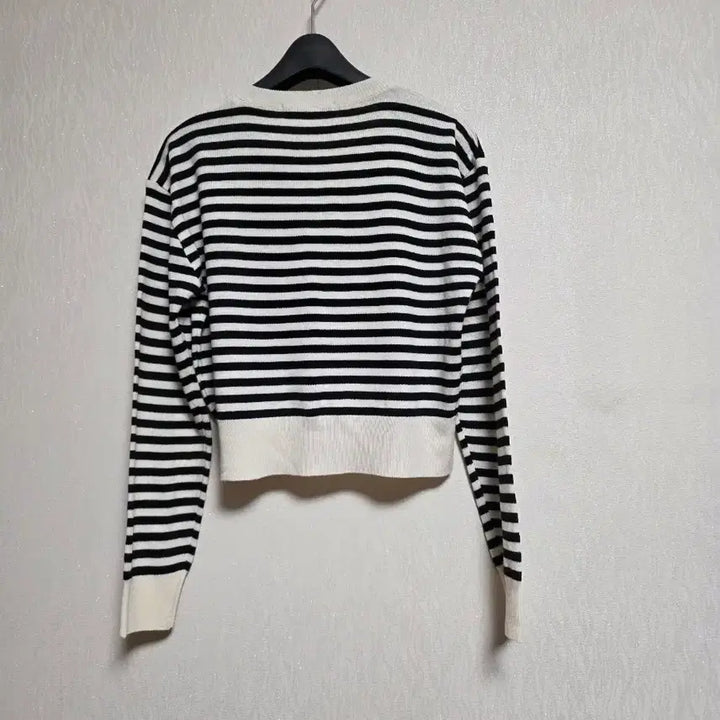 [BUNJANG] OJOOK Striped Crop Knit Top / 오조크 스트라이프 크롭 니트티