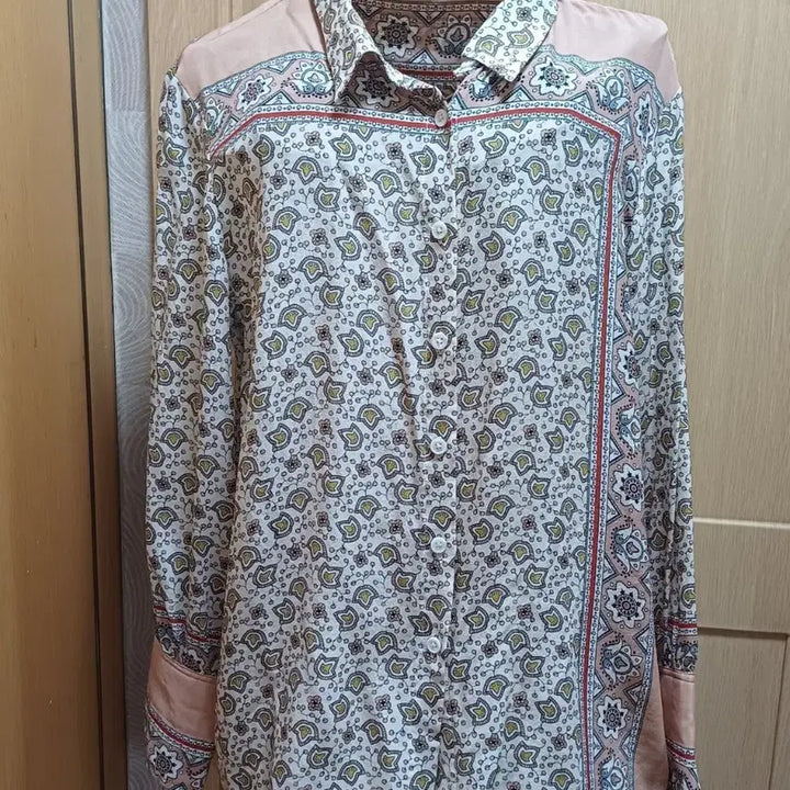 [BUNJANG] Ethnic Pattern Silk Blouse Shirt (XL) / 에스닉 패턴 실크100% 블라우스 셔츠 (XL/66~77)