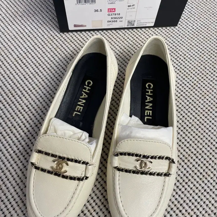 [BUNJANG] Chanel 21A Ivory Leather Ballet Flats - Size 36.5 (235) / 샤넬 플랫 36.5(235) (비브람O)