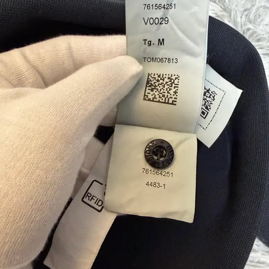 [SOLD OUT] [새상품급]스톤아일랜드 후드집업 블랙 M