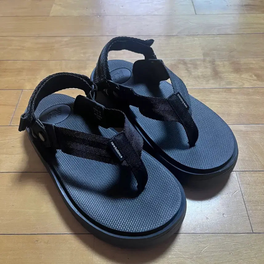 [BUNJANG] New Balance Enflips Sandals/Slippers Size 230 / 뉴발란스 엔플립 230