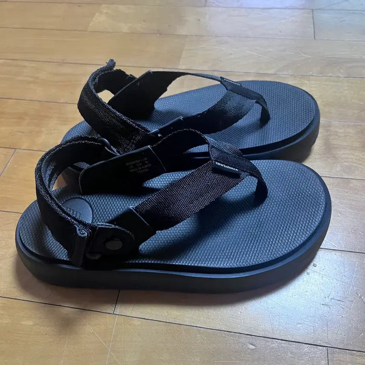 [BUNJANG] New Balance Enflips Sandals/Slippers Size 230 / 뉴발란스 엔플립 230