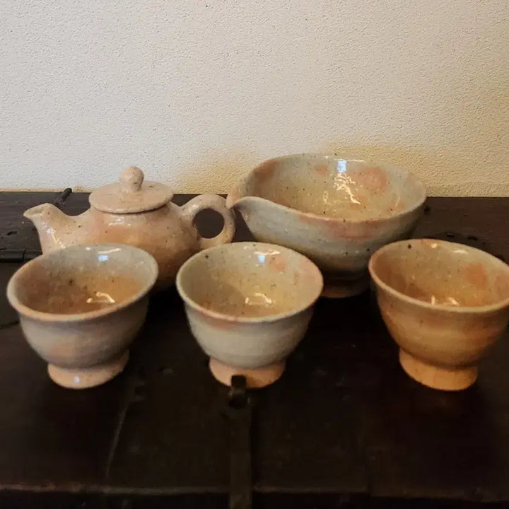 [BUNJANG] Unknown Artist Buncheong Honghwa 3-Person Tea Set / 작가작품 분청 홍화 3인 다기세트 "찻자리에 피어난 복사꽃"