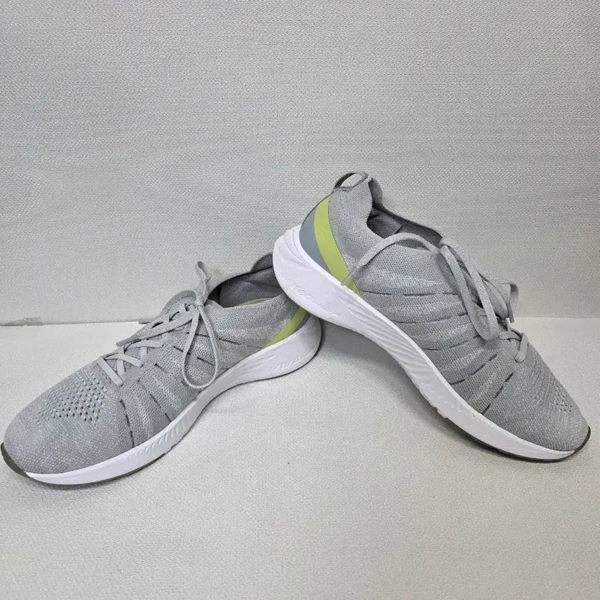 [BUNJANG] Le Coq Grey Running Shoes (Size 275) / 르꼬끄 회색 런닝화 운동화 275
