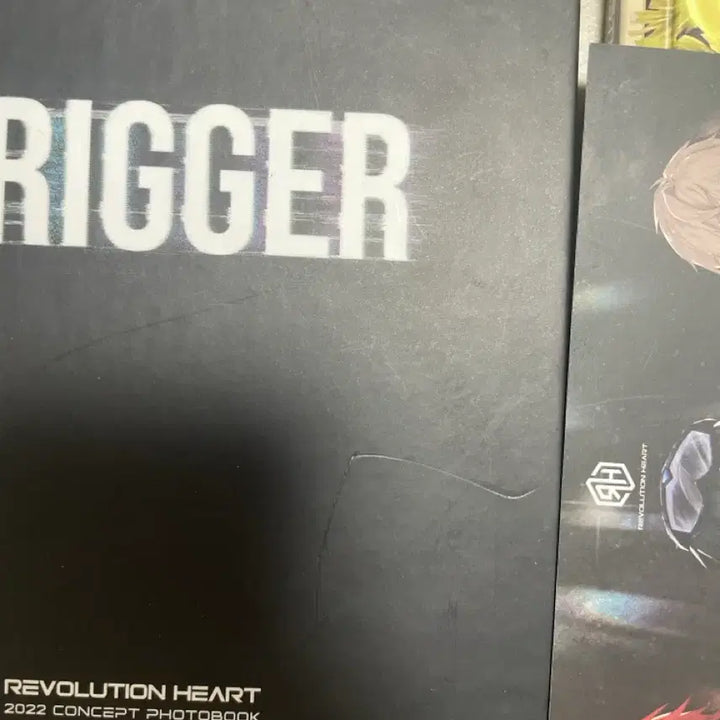[BUNJANG] Lee Re Revolution Trigger Bundle Set / 리레볼루션 포토북 흰눈,트리거 일괄