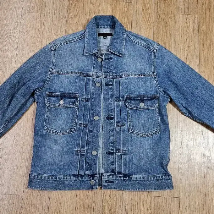 [BUNJANG] Uniqlo Denim Jacket / 유니클로 청 데님 자켓