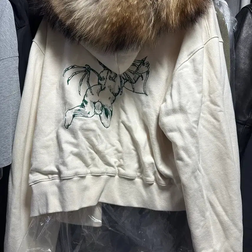 [BUNJANG] Cupid Arrow Fox Fur Hooded Jacket / [1size] 큐피드 애로우 폭스 퍼 후드