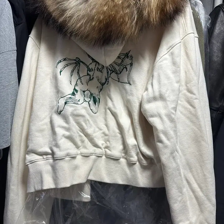 [BUNJANG] Cupid Arrow Fox Fur Hooded Jacket / [1size] 큐피드 애로우 폭스 퍼 후드