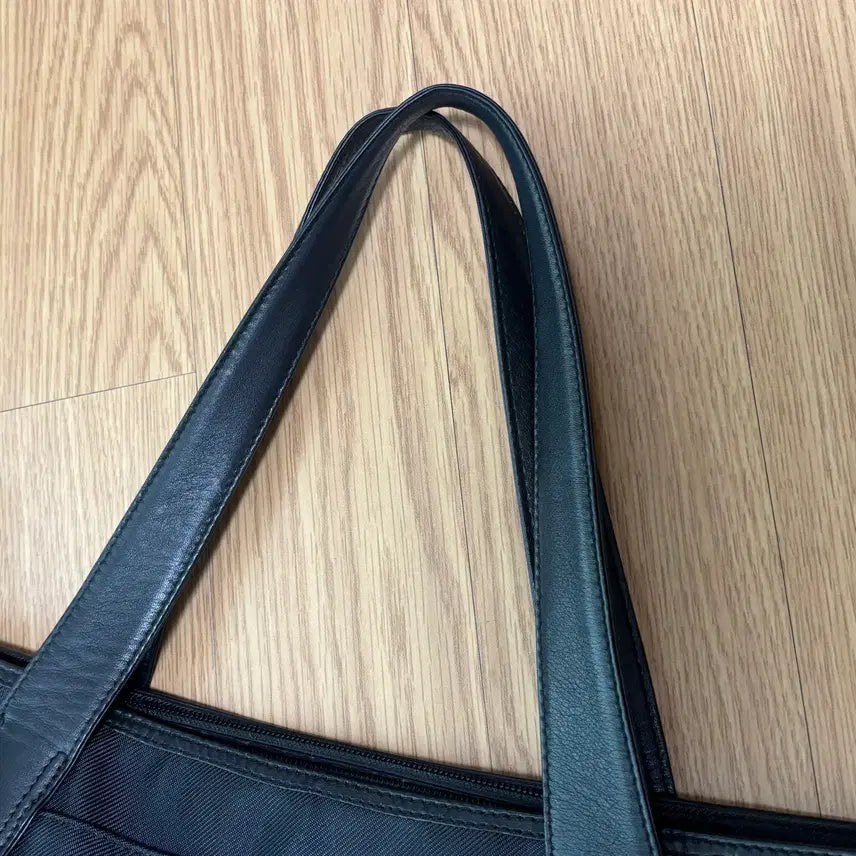 [SOLD OUT] 이세이미야케 im product 가죽 레더 토트백