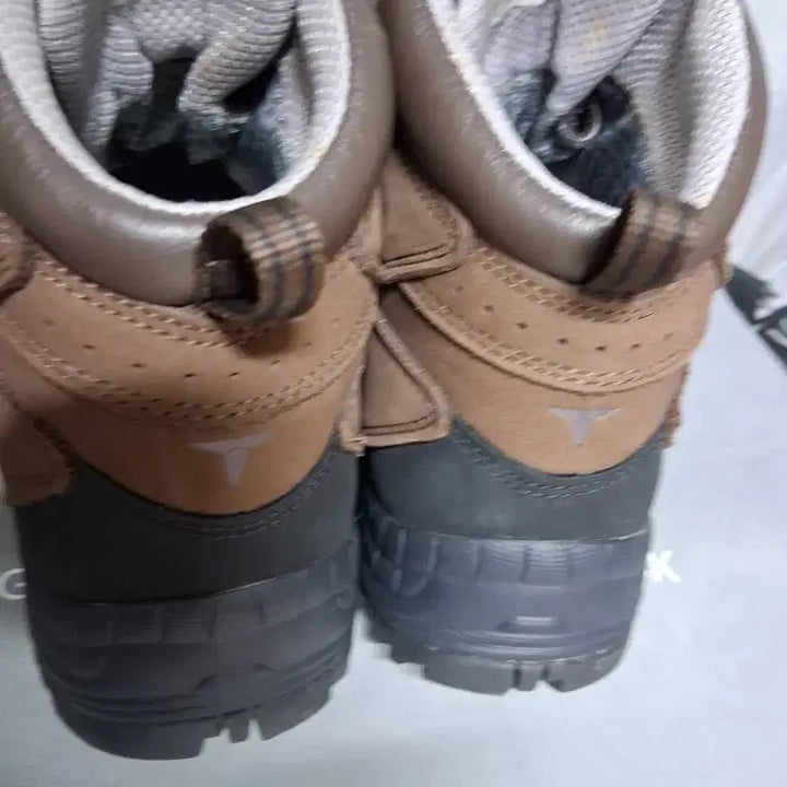 [BUNJANG] Treksta Gore-Tex Hiking Boots 250mm / 등산화250 트렉스타고어텍스 1회실착