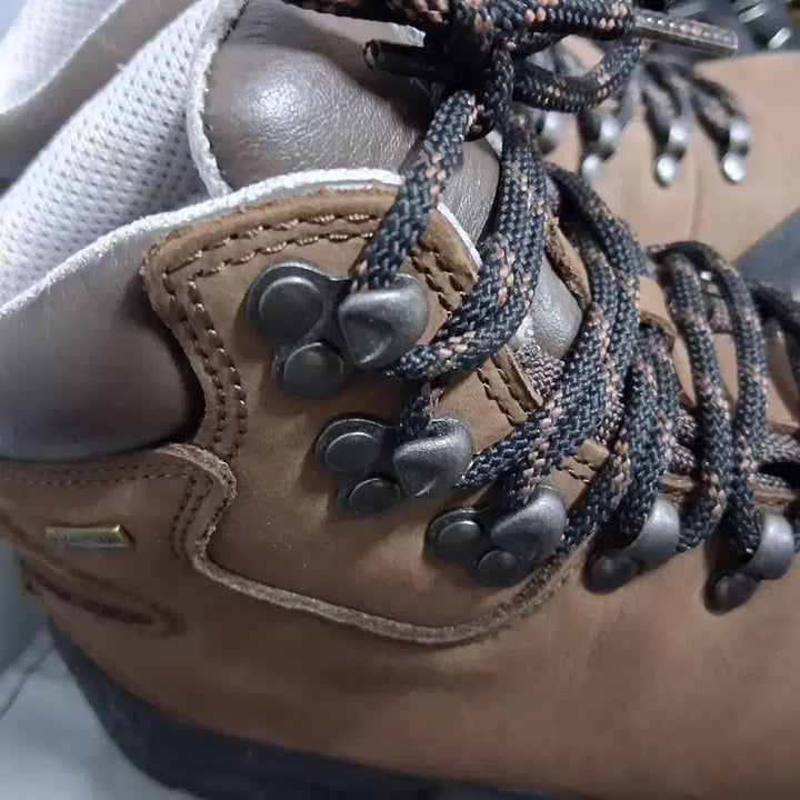 [BUNJANG] Treksta Gore-Tex Hiking Boots 250mm / 등산화250 트렉스타고어텍스 1회실착