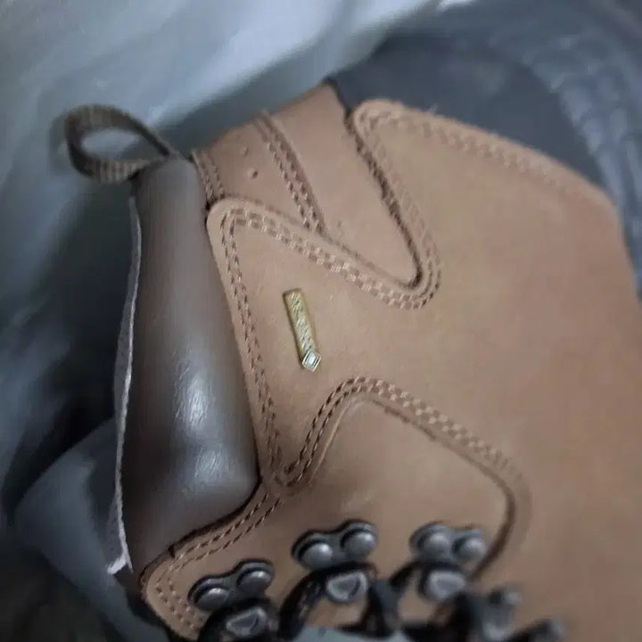 [BUNJANG] Treksta Gore-Tex Hiking Boots 250mm / 등산화250 트렉스타고어텍스 1회실착