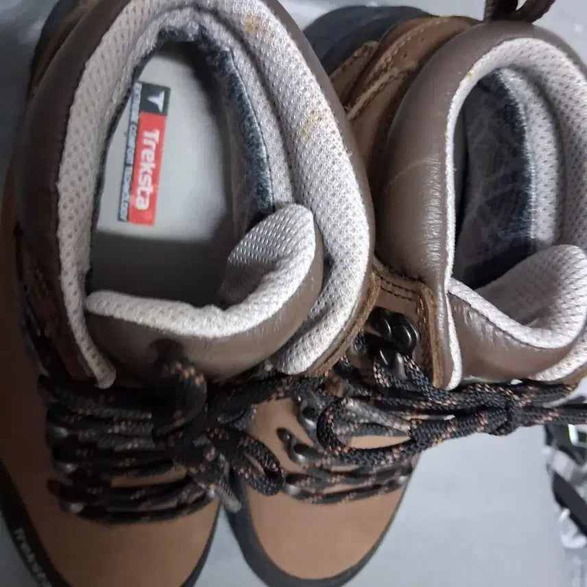 [BUNJANG] Treksta Gore-Tex Hiking Boots 250mm / 등산화250 트렉스타고어텍스 1회실착