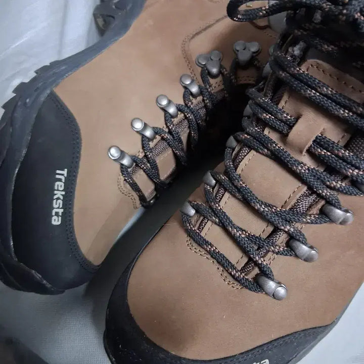 [BUNJANG] Treksta Gore-Tex Hiking Boots 250mm / 등산화250 트렉스타고어텍스 1회실착