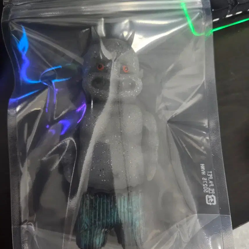 [BUNJANG] Y.skream Toy VeVilla Sofubi Art Toy / 아트토이 소프비 카이쥬콜라보 다른행성에서온 vevilla 베빌라 팝니다