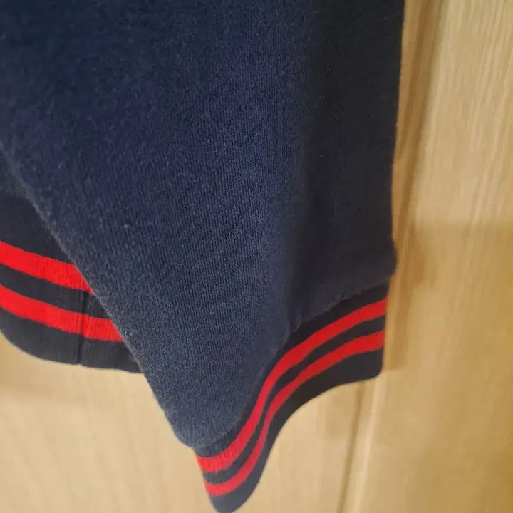 [SOLD OUT] 게스 후드티