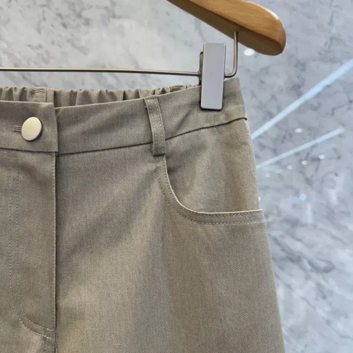 [SOLD OUT] js뉴욕스타일신상(당일발송)뒷밴딩 밑단 카브라 포인트 바지