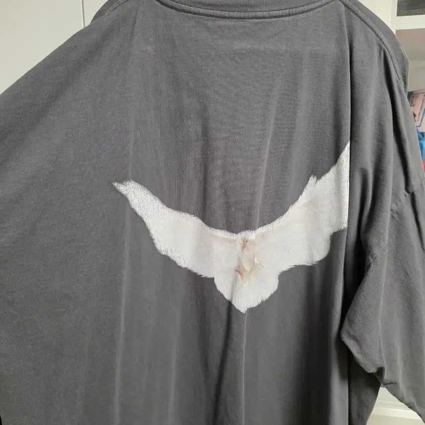 [BUNJANG] Yeezy Gap Engineered by Balenciaga Dove T-Shirt / yeezy gap 3/4 dove 티셔츠