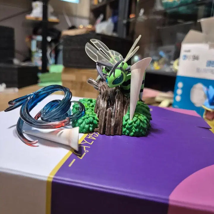 [BUNJANG] AS Studio Shiny Mega Beedrill Pokemon Resin Figure / as 스튜디오 메가 독침붕(이로치/포켓몬레진 피규어)