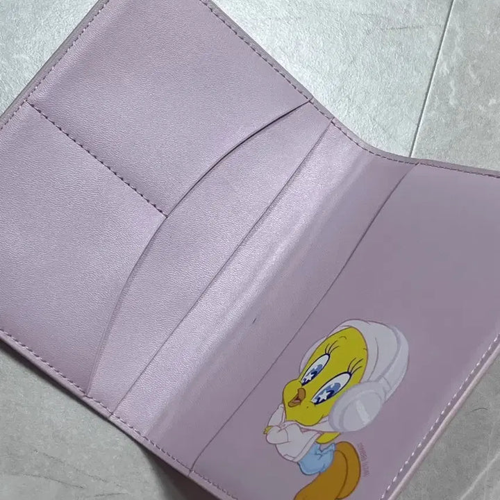 [BUNJANG] IU Tweety Passport Case / 아이유 콘서트 굿즈 여권케이스 트위티