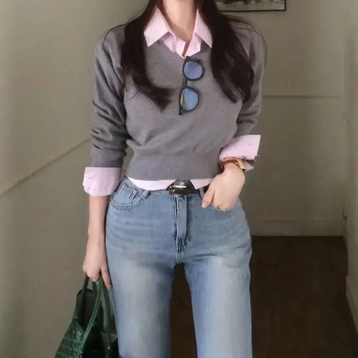 [BUNJANG] Holy Made Marang Fitted V-Neck Cropped Spring Knit / (새상품)홀리 made 마랑 잘록 브이넥 크롭 봄니트