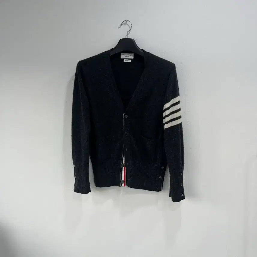 [BUNJANG] Thom Browne Diagonal Stripe Cashmere Cardigan Charcoal / [2SIZE]톰브라운 사선완장 캐시미어 가디건 차콜
