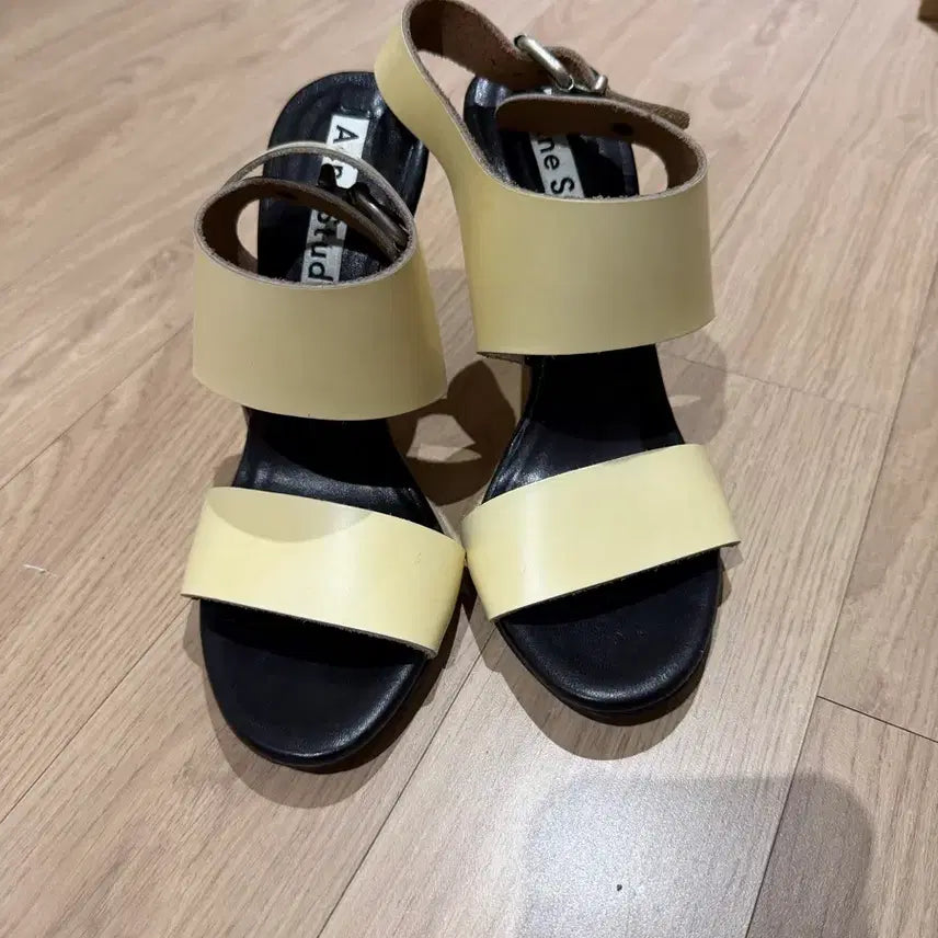 [SOLD OUT] 아크네스튜디오 샌들 힐