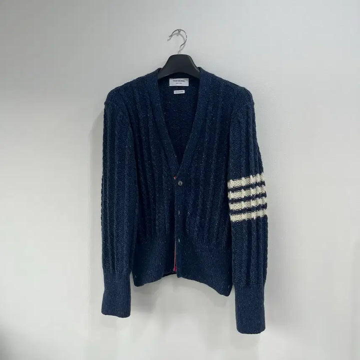 [BUNJANG] Thom Browne Donegal Cable Cardigan Navy Size 4 / [4]톰브라운 사선완장 도네갈 케이블 가디건
