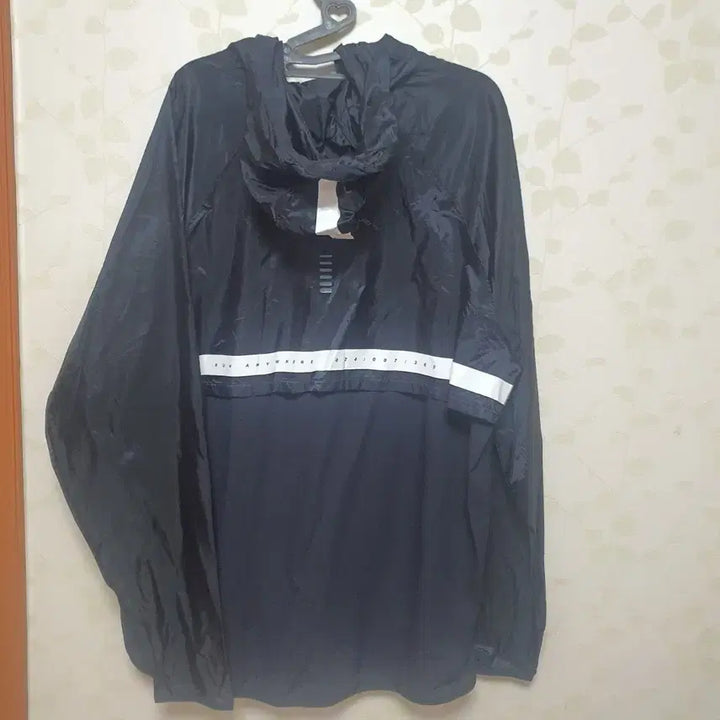[BUNJANG] Under Armour Black Hooded Windbreaker Anorak / 언더아머 블랙 후드 바람막이 아노락 판매합니다.