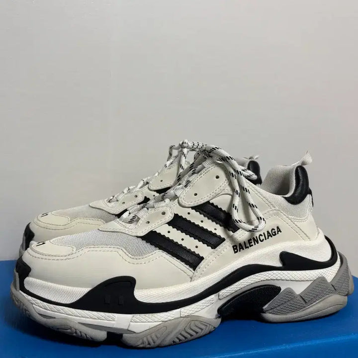 [BUNJANG] Adidas x Balenciaga Triple S White Sneakers / 아디다스 x 발렌시아가 트리플S 화이트 41사이즈