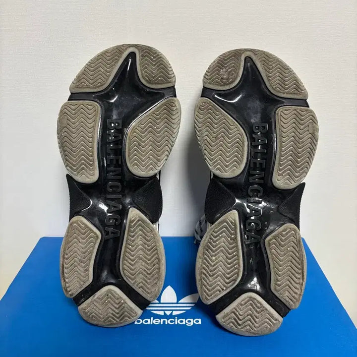 [BUNJANG] Adidas x Balenciaga Triple S White Sneakers / 아디다스 x 발렌시아가 트리플S 화이트 41사이즈