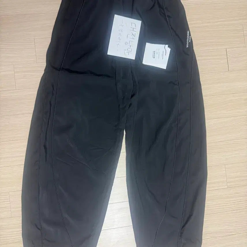 [SOLD OUT] 우영미 26ss 블랙 커브드 밴딩 팬츠 38사이즈