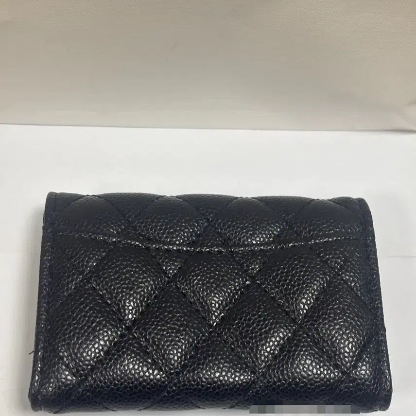 [SOLD OUT] [정품] 샤넬 내장칩 클래식 은장 캐비어 플랩 반지갑