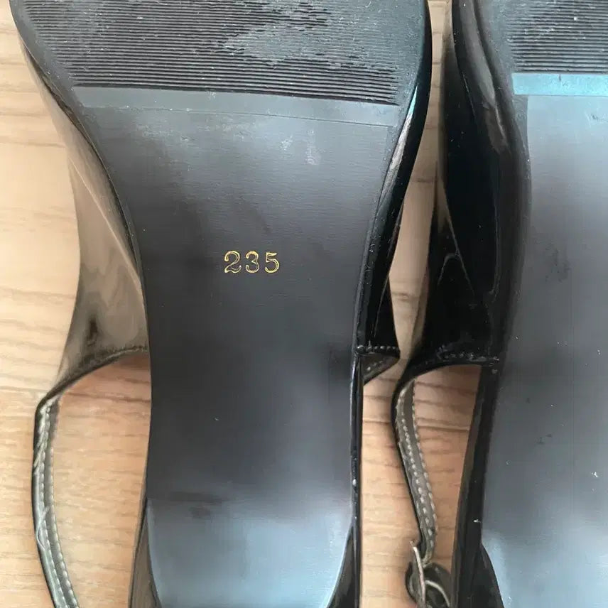 [BUNJANG] KAYLEE 케이리 블랙 페이던트 리본 슬링백슈즈 235 / KAYLEE 케이리 블랙 페이던트 리본 슬링백슈즈 235