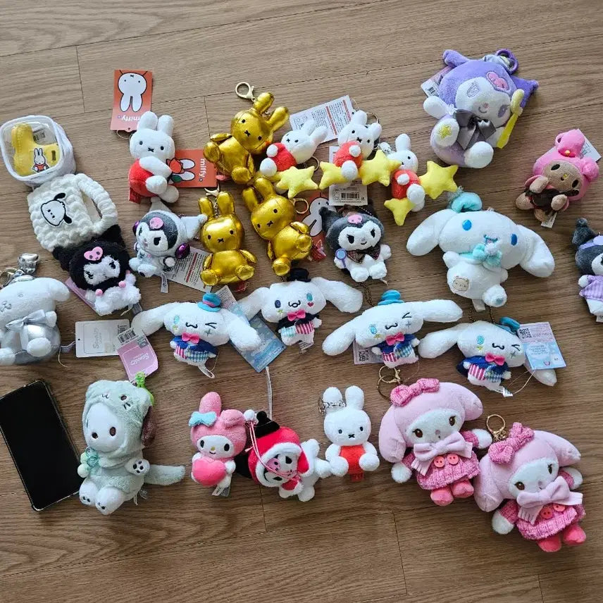[BUNJANG] Miffy Sanrio Character Collaboration Keychain / 미피 산리오 캐릭터 인형 키링 각3천
