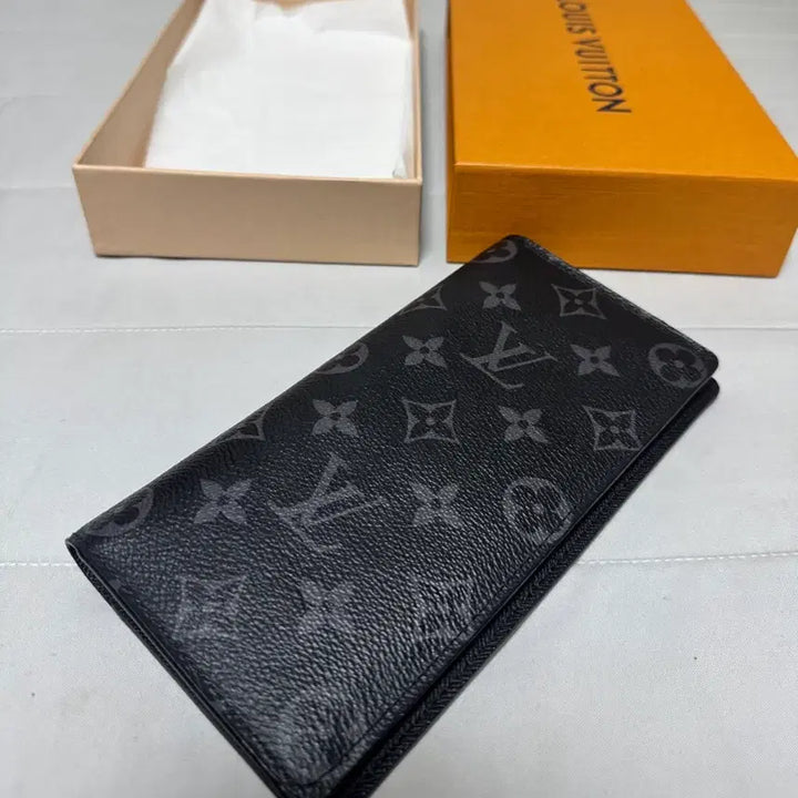 [SOLD OUT] [상태좋음/정품] 루이비통 브라짜 월렛 이클립스 장지갑