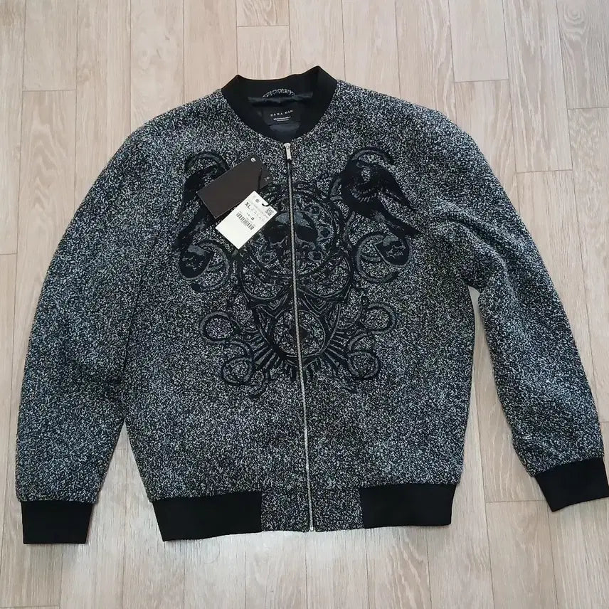 [BUNJANG] Zara Luxury Skull Blouson XL / (새제품) 자라 Zara 럭셔리 해골 블루종 XL 레어템