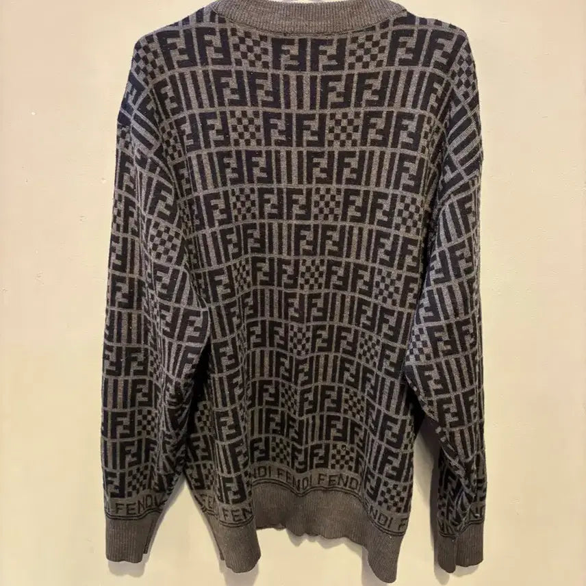 [BUNJANG] Fendi Round Neck Knit Sweater / 펜디 라운드넥 니트