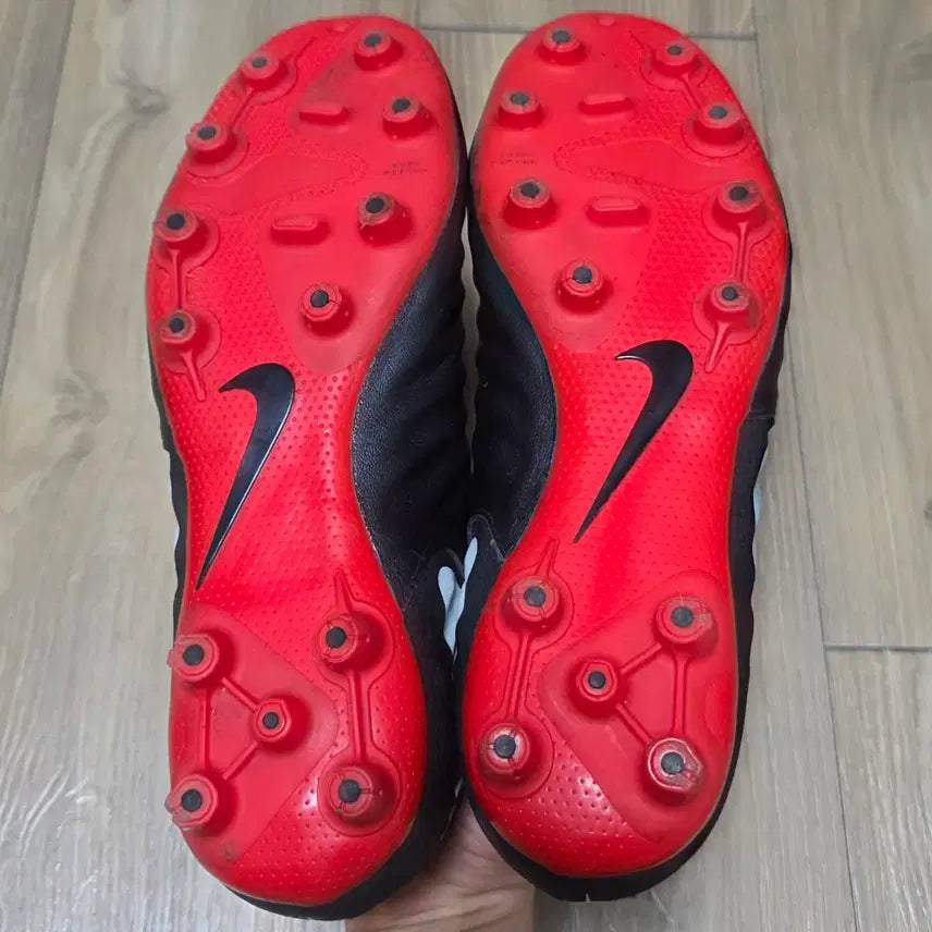 [SOLD OUT] 나이키 티엠포 280