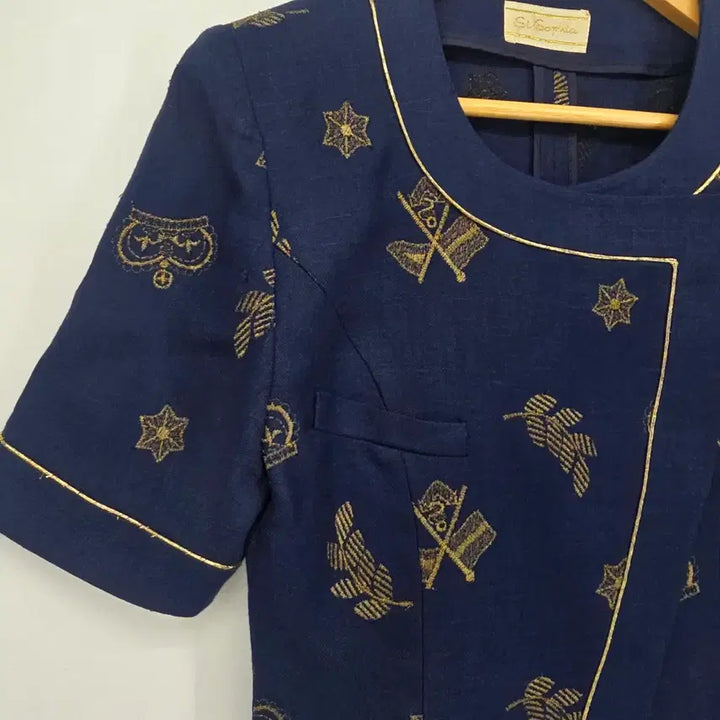 [BUNJANG] Vintage Gold Embroidered Navy Jacket / 일본빈티지 고급스러운 골드 자수 디테일이 자켓 [B20635]