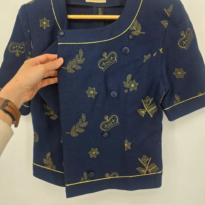 [BUNJANG] Vintage Gold Embroidered Navy Jacket / 일본빈티지 고급스러운 골드 자수 디테일이 자켓 [B20635]