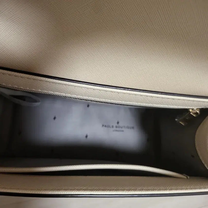 [SOLD OUT] 폴스부띠끄 아이보리 토트백 겸 숄더백