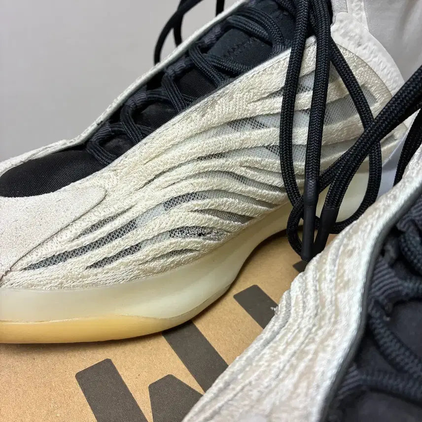 [SOLD OUT] [260]아디다스 이지 퀀텀 YEEZY QNTM